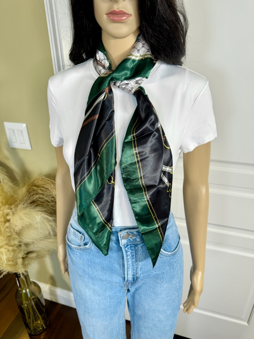 WOMEN'S GREEN SILKY FEEL ABSTRACT PRINTED SQUARE SCARF - NEW IN PACKAGE - Picture 8 of 11